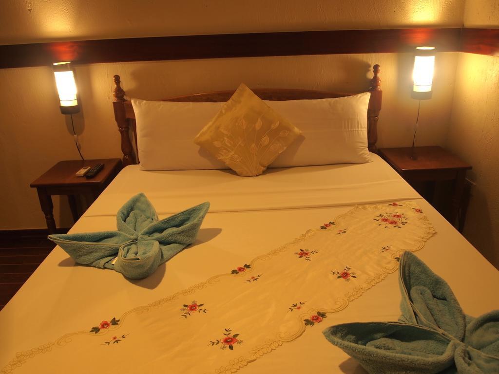 Floral Villarosa Puerto Princesa Δωμάτιο φωτογραφία